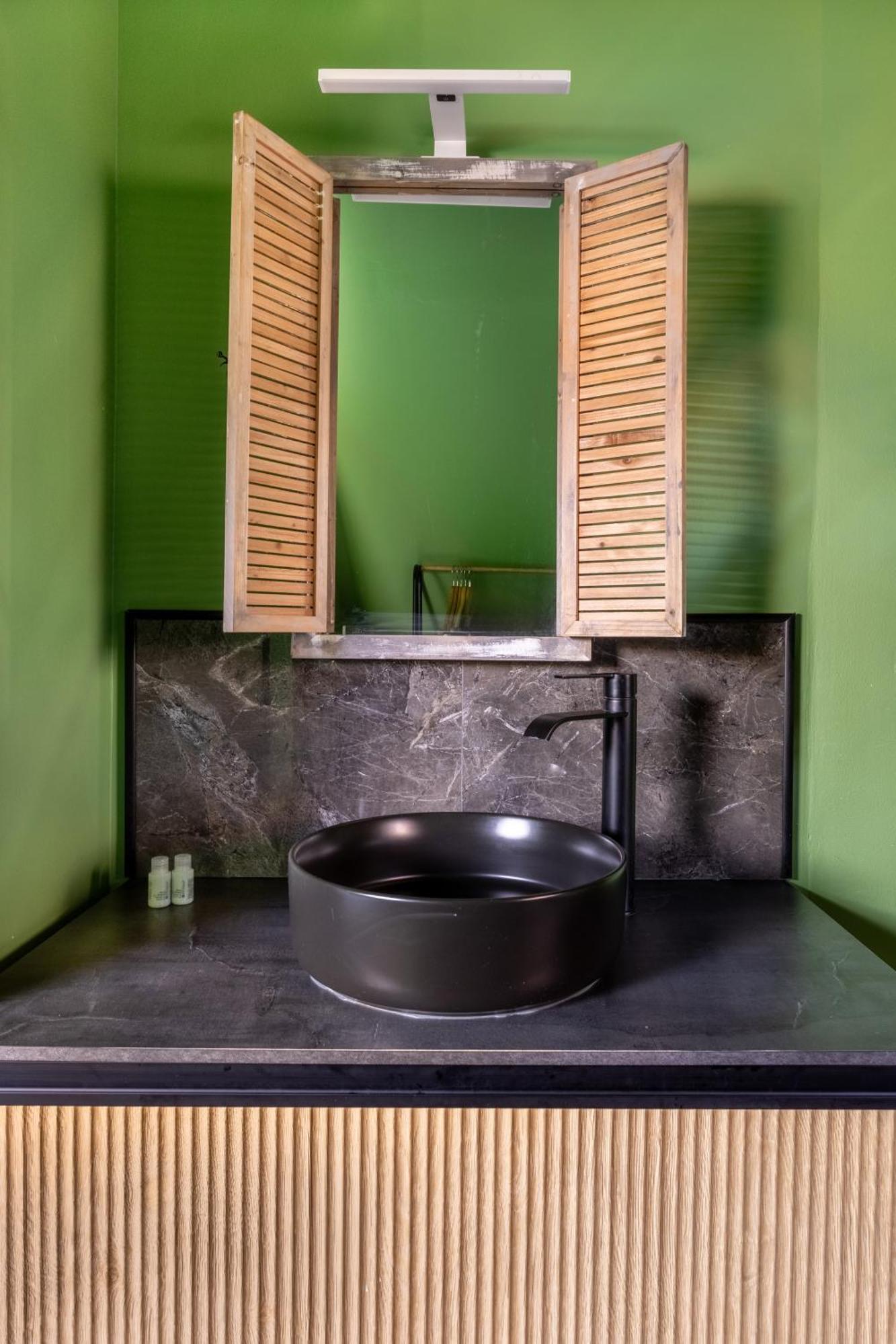 La Kabane , Appartement Proche Centre Et Plage Avec Experience Decoration Jungle Unique 勒波泰勒 外观 照片